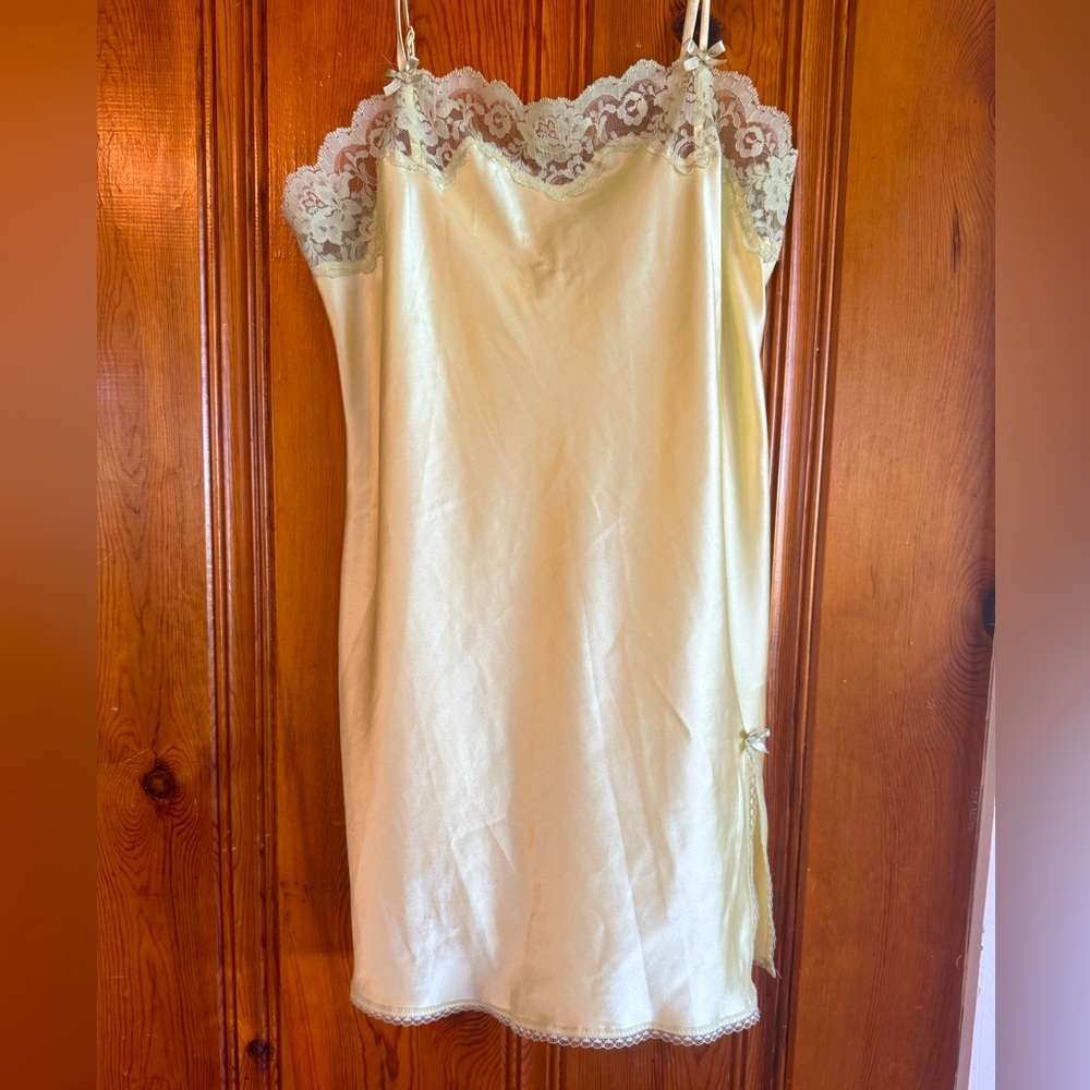 Vintage Victoria’s Secret lingerie size M